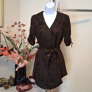 NWOT KAPALUA Women’s Embroidery Design Brown Soft Stretch Dress Shirt 8